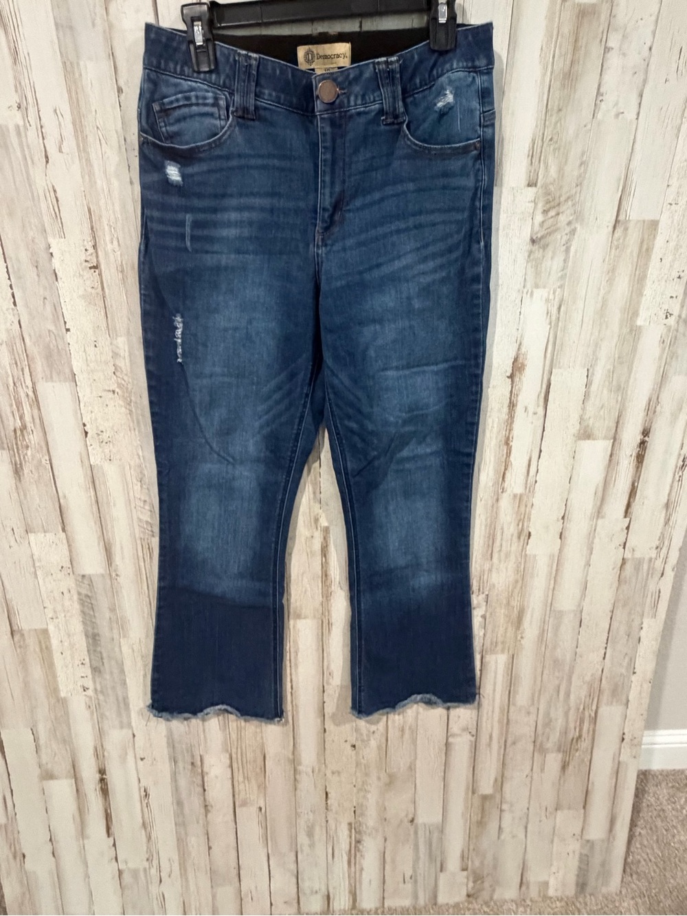 Democracy Women’s Size 10 Distressed Crop Flare Jeans Raw Hem Stretch Denim